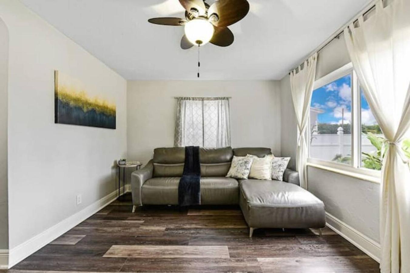 Home Wworkstation By Pmi Unit 2908 Hollywood Luaran gambar